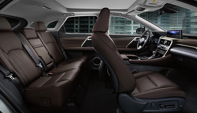 2020 Lexus RX interior